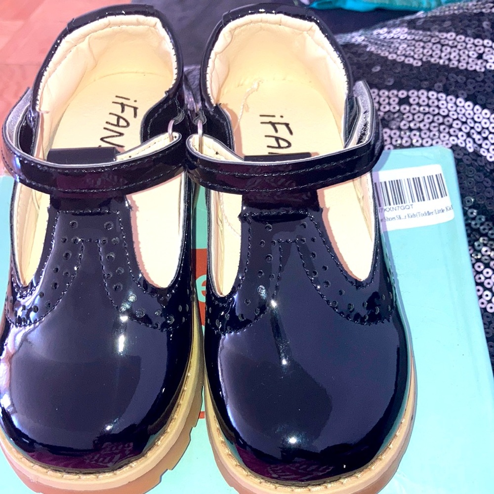 Brand new Little girls shoes!